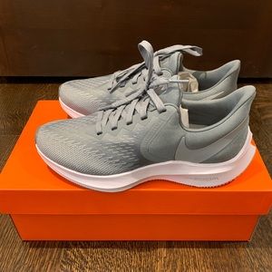 Nike Air Zoom Winflo 6 (Wide) - Size 6.5 Women’s